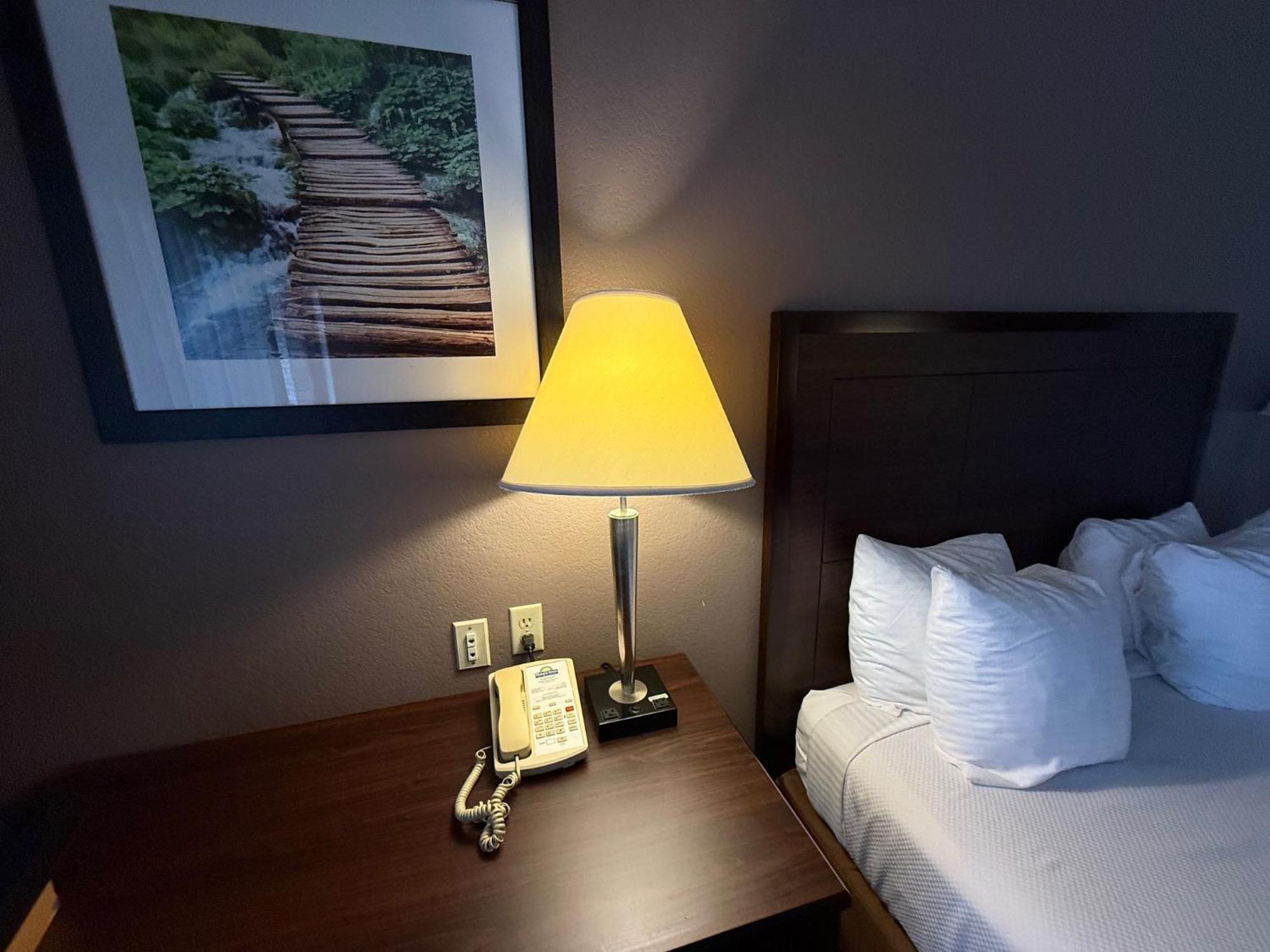 Inn Of Navasota Hotel Экстерьер фото