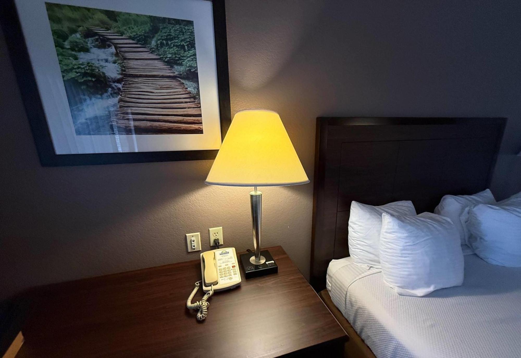 Inn Of Navasota Hotel Экстерьер фото